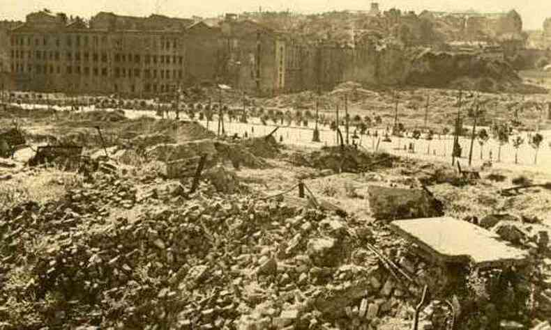 Área que abrigava, antes do conflito, prédios modernos e residências totalmente arrasada em 1948 