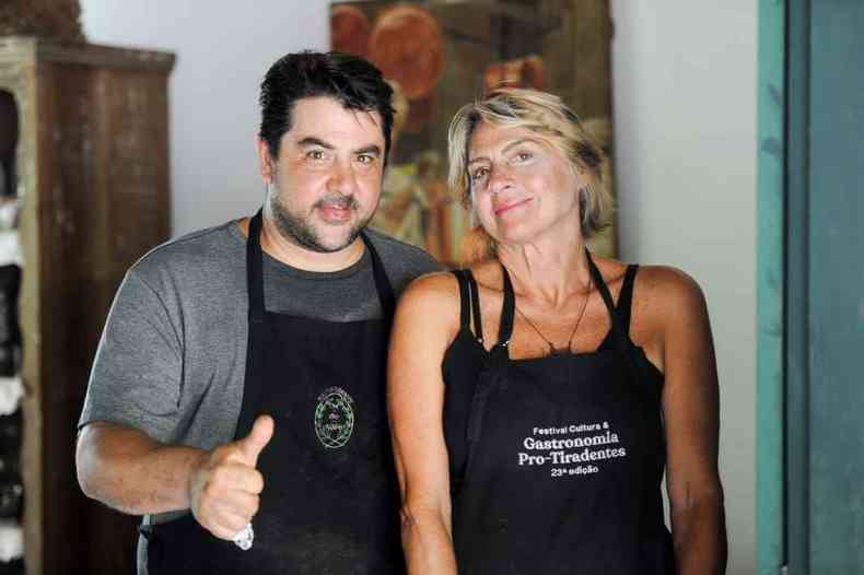 O chef do restaurante Ora pro nobis, Joo Lombardi, com a me urea(foto: Leandro Couri/EM/DA Press)