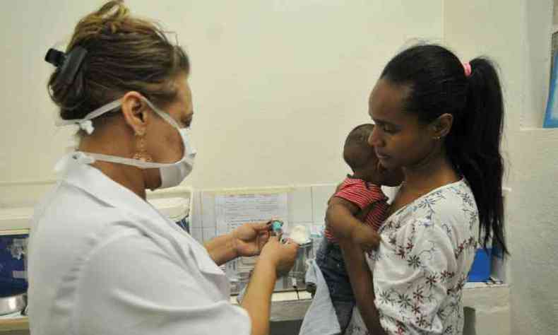 Vacinao de crianas  obrigao para os pais, com previso em lei(foto: Jair Amaral/EM/D.A Press)