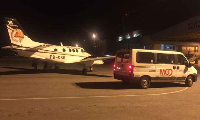 Aeronave usada no transporte de órgãos pelo MG Transplantes: procedimento passa pelo crivo técnico do Ministério da Saúde(foto: Polícia Militar/Divulgação) Aeronave usada no transporte de órgãos pelo MG Transplantes: procedimento passa pelo crivo técnico do Ministério da Saúde(foto: Polícia Militar/Divulgação)