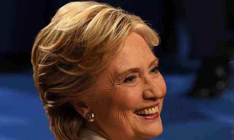 Hillary Clinton sorri durante o terceiro e ltimo debate presidencial na Universidade de Nevada, em Las Vegas, na quarta (foto: AFP / Robyn Beck )