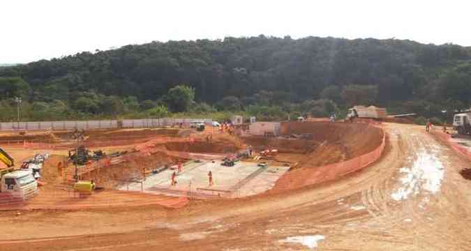 Obras no Rio Paraopeba devem ficar prontas em 20 de dezembro deste ano(foto: Gladyston Rodrigues/EM/D.A.Press)