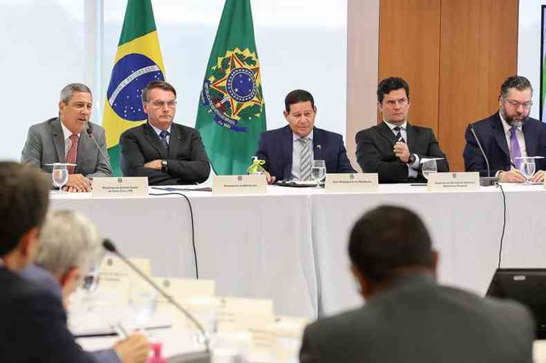 Reunião ministerial do 22 de abril, a última com a participação com o ex-ministro da Justiça Sérgio Moro, foi presenciada por ao menos 40 pessoas(foto: Marcos Corrêa/PR)