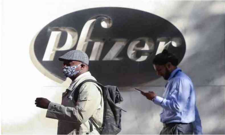 Ministério da Saúde soltou nota elencando motivos que não permitiram acordo com o Pfizer(foto: AFP/Kena Betancur)