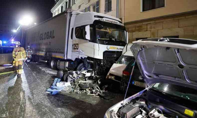 Local do acidente na Alemanha que deixou 31 carros destruídos