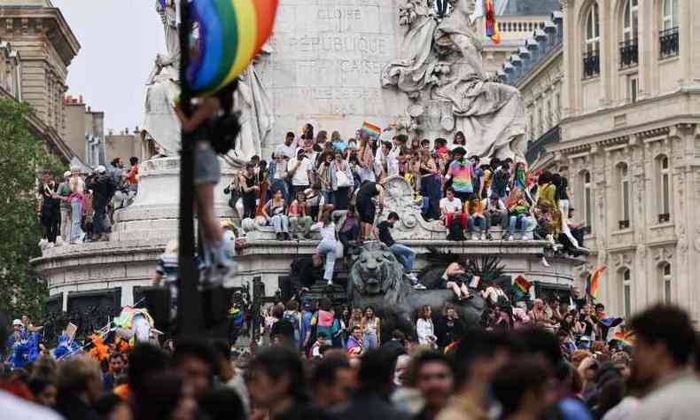 Pela primeira vez, marcha em Paris comeou do subrbio em direo ao Centro da capital francesa(foto: Thomas COEX/AFP)