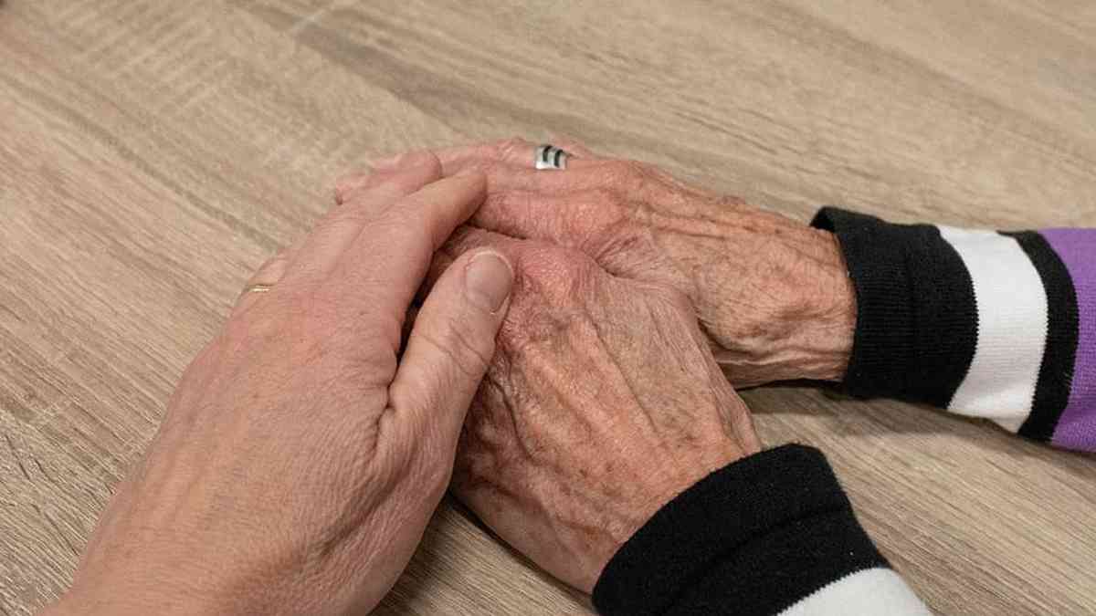 PM flagra homem abusando sexualmente da própria mãe de 79 anos - Gerais -  Estado de Minas