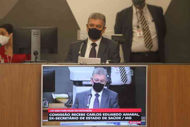 Ex-secretrio de sade presta depoimento na Assembleia Legislativa de Minas Gerais(foto: Jair Amaral/EM/D.A.Press)