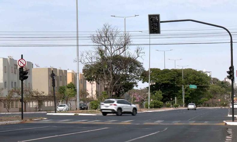 Semáforos ficaram sem funcionar durante amanhã(foto: Vinícius Lemos) Semáforo sem funcionar