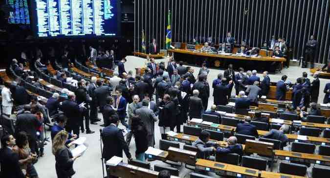 Parlamentares resistem em aprovar medidas impopulares e reduzem base se apoio do governo  reforma(foto: Lcio Bernardo Jr/Agncia Cmara)