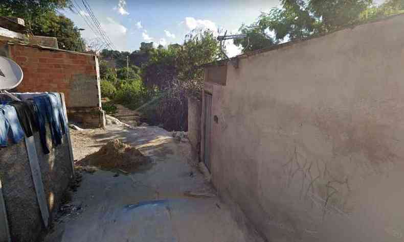 Corpo foi encontrado na Rua gua de Minas, em Ibirit(foto: Reproduo/Google Street View)
