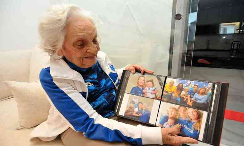 Aos 103 anos, Miracy, a V do Cruzeiro, curte 20 netos, 21 bisnetos e trs bisnetos, com a leveza de quem no carrega os deveres dos pais: 'Avs no so feitas para corrigir'