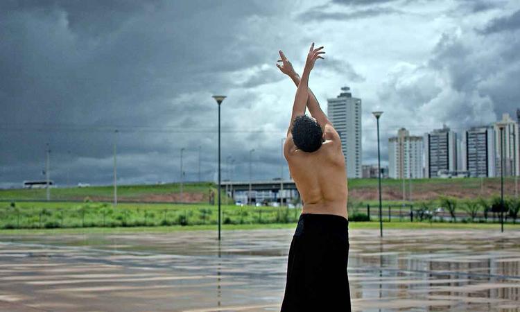 Cena do filme 'Por dentro [Goinia]', de Gustavo Silvestre e Larry Machado