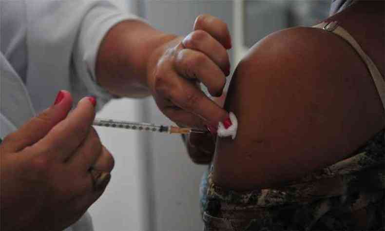 A campanha de vacinao contra influenza ser realizada at 1 de junho em Belo Horizonte a vacina estar disponvel em todas as unidades bsicas do Sistema nico de Sade (SUS)(foto: Leandro Couri/EM/DA Press - 6/1/18)