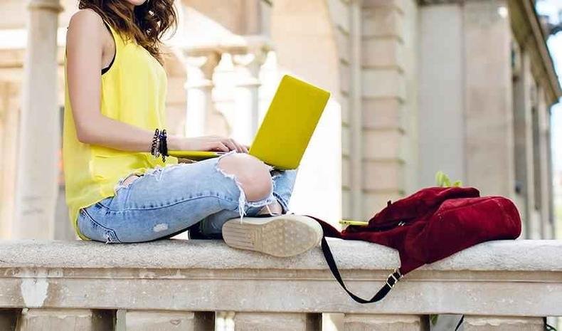 Alunas aprendem também em passeios turísticos, ambientes e momentos descontraídos(foto: Freepik) Alunas aprendem também em passeios turísticos, ambientes e momentos descontraídos. Não é hora de parar!