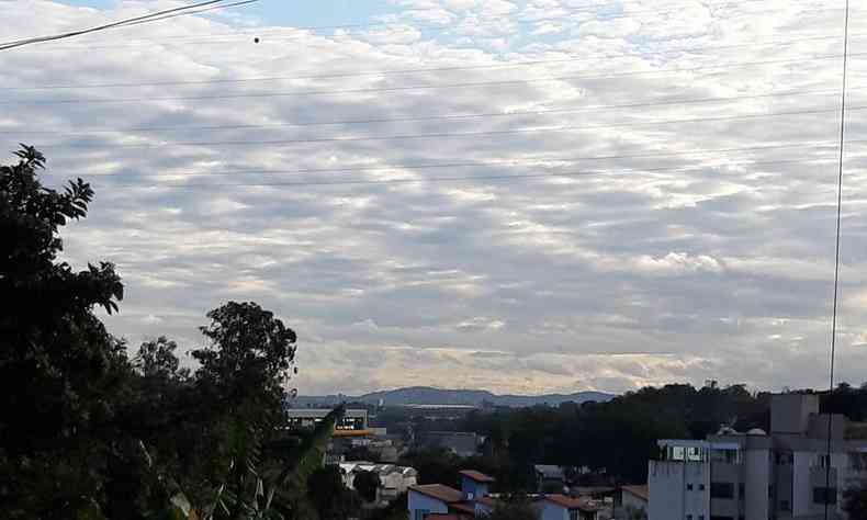 Manh de cu nublado na capital(foto: Gladyston Rodrigues/EM/D.A. Press)