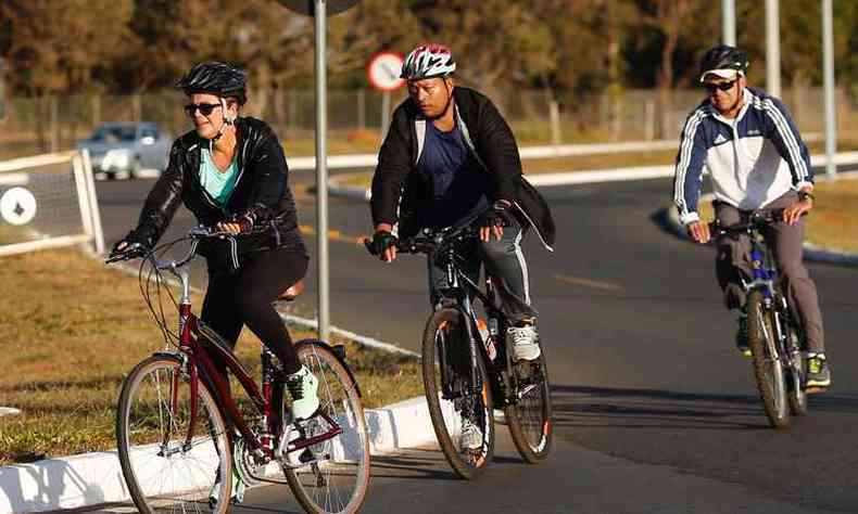 Em julho, a presidente Dilma j havia sido flagrada passeando de bicicleta (foto: DIDA SAMPAIO/ESTADAO CONTEUDO DF )