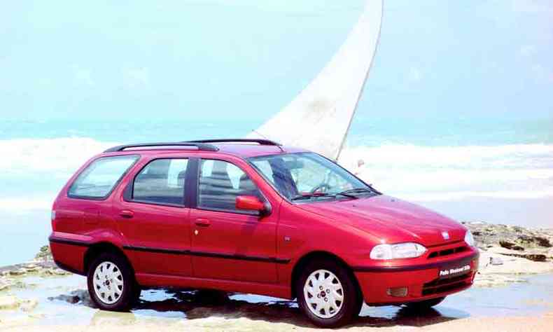 O primeiro modelo foi lanado em 1997 e logo passou a liderar o segmento de peruas(foto: Fiat/divulgao)