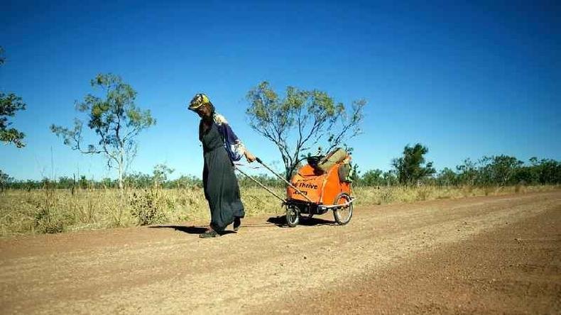 A americana teve insola��o no deserto australiano e pegou dengue no Vietn�(foto: Angela Maxwell)