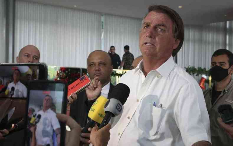 Presidente da Repblica, Jair Bolsonaro fala  imprensa no Palcio da Alvorada