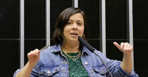 Deputada federal S&acirc;mia Bomfim recebe amea&ccedil;as