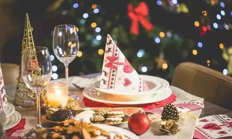 Apesar de alguns itens estarem mais caros, outros também sofreram redução nos últimos 15 dias(foto: Pexels/Reprodução) Na foto, representação de mesa da Ceia de Natal