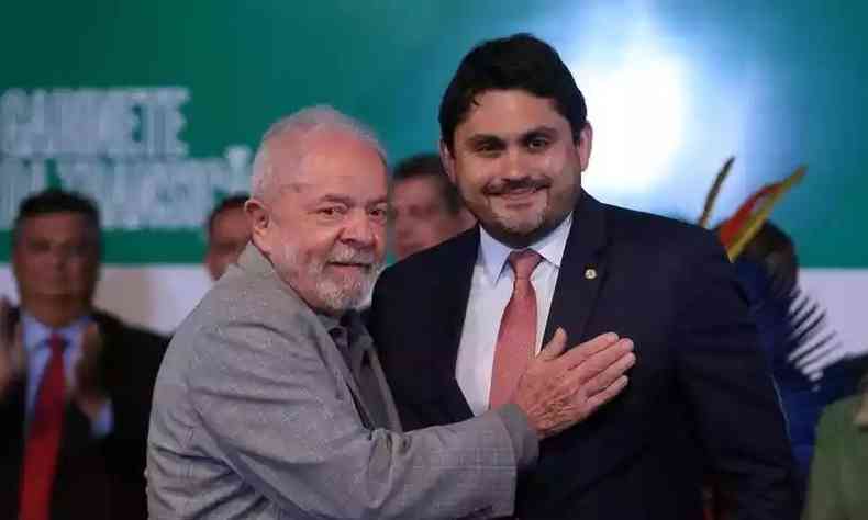 Lula e Juscelino Filho lado a lado.