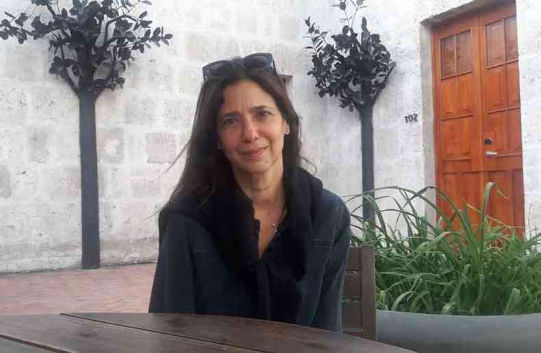 Silvana Paternostro compara seu livro a uma festa em que convidados fofocam sobre Gabo(foto: Youtube/reproduo)