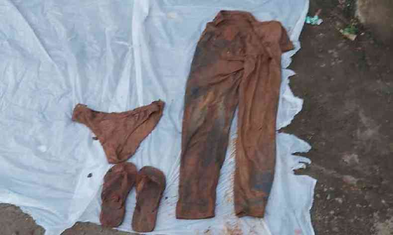 Roupas de mulher morta e enterrada em Novorizonte