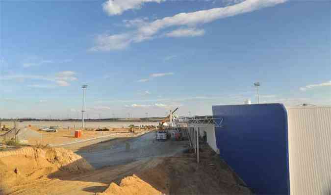 Atraso nas obras no puxadinho vai obrigar selees a utilizar o aeroporto da Pampulha para pousos e decolagens pelo menos at 20 de junho (foto: Leandro Couri/EM/D.A Press)