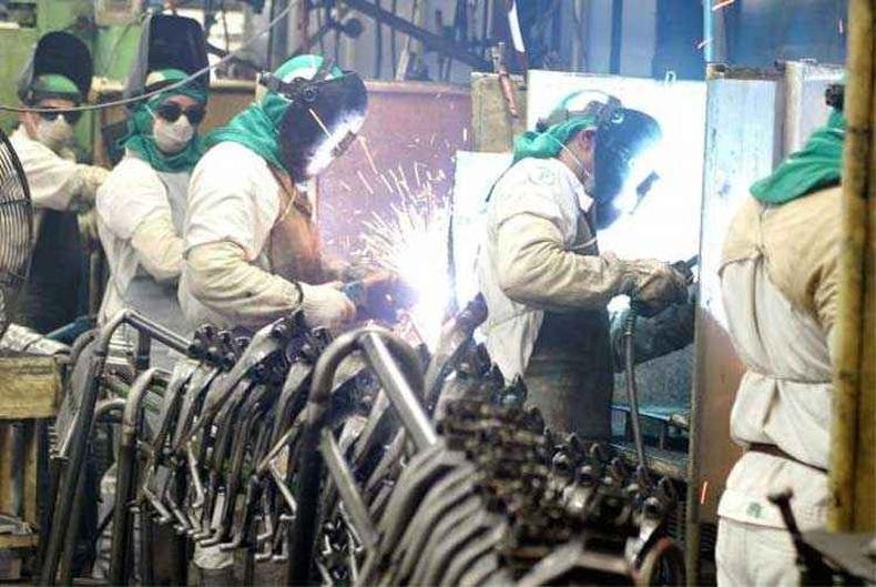 Queda de 1,1% na produ��o industrial vem depois de uma alta de 0,5% entre agosto e setembro. Em rela��o a outubro de 2015, redu��o chega a 7,3% (foto: Ag�ncia Brasil/EBC)