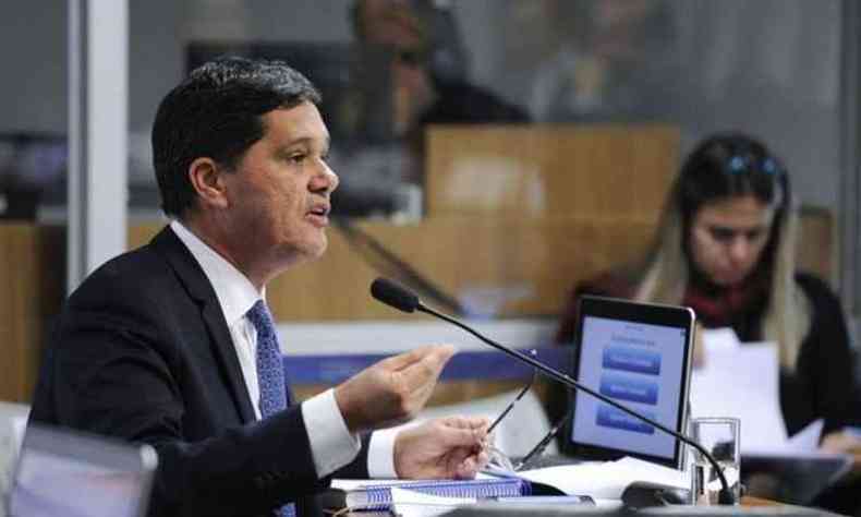 A expectativa  de que a disputa de hoje seja acirrada. Relator da matria, Ricardo Ferrao (PSDB-ES), aposta em 50 votos favorveis(foto: Edilson Fernandes/Agncia Senado )