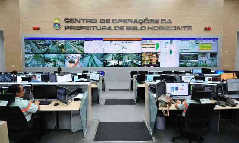 Em BH, Centro Integrado de Operações monitora áreas de maior risco, como as avenidas Tereza Cristina e Vilarinho (foto: Ramon Lisboa/EM/D.A PRESS)