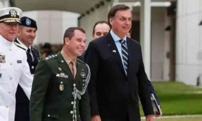 Jair Bolsonaro e Mauro Cid