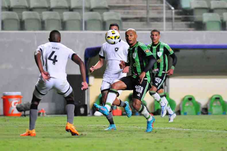 América e Botafogo empataram por 1 a 1, no Independência, pela sétima rodada do Brasileirão 2022