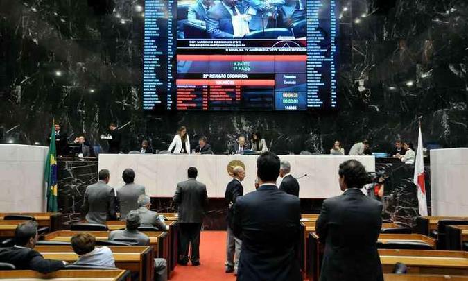Os deputados terão mais dinheiro para gastar com publicidade, combustível e locações, entre outros itens(foto: Wilian Dias) Os deputados terão mais dinheiro para gastar com publicidade, combustível e locações, entre outros itens(foto: Wilian Dias)