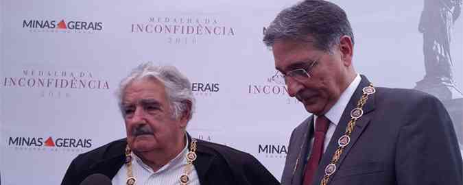 Mujica e Pimentel durante a solenidade do Dia da Inconfidncia, nesta quinta-feira, em Ouro Preto(foto: Alexandre Guzanshe/EM/D.A Press)