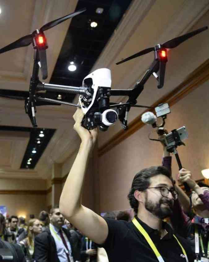 Criadores e produtores apresentaram seus drones no CES-2015, esta semana, em Las VegasROBYN BECK / AFP