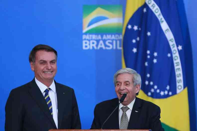 Augusto Heleno (GSI),  direita, seria uma das testemunhas de ameaas feitas por Bolsonaro (esquerda) a Sergio Moro(foto: Valter Campanato/Agncia Brasil)