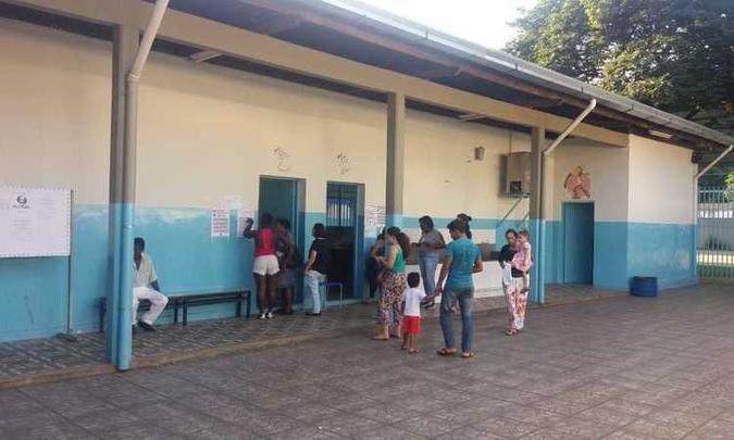 Os eleitores de Ipatinga voltaram às urnas para escolher o substituto de Sebastião Quintão(foto: Henriquison Bottrel) Os eleitores de Ipatinga voltaram às urnas para escolher o substituto de Sebastião Quintão(foto: Henriquison Bottrel)