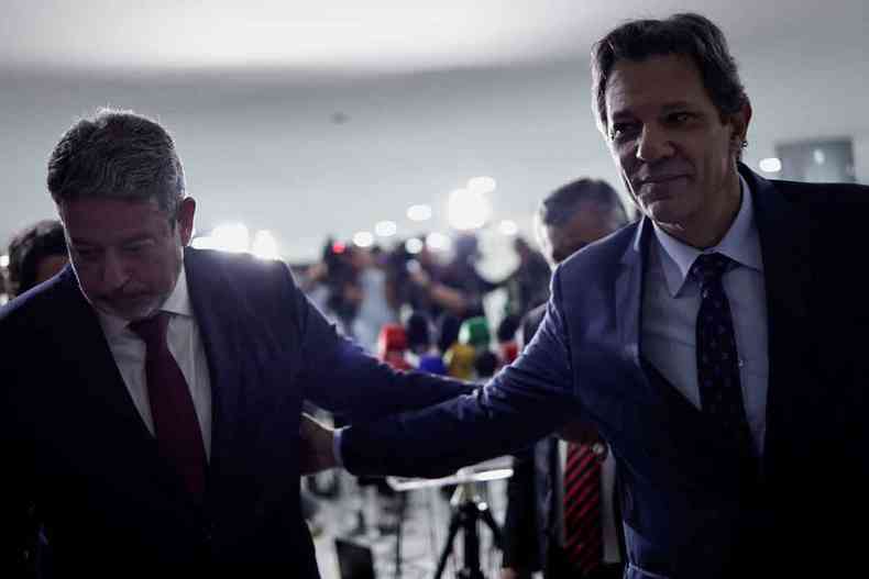 Arthur Lira e o ministro Fernando Haddad deram entrevista coletiva para anunciar a entrega do arcabouo fiscal ao Parlamento