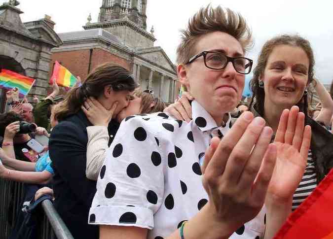 Adeptos da causa gay celebraram o resultado(foto: AFP PHOTO / PAUL FAITH )