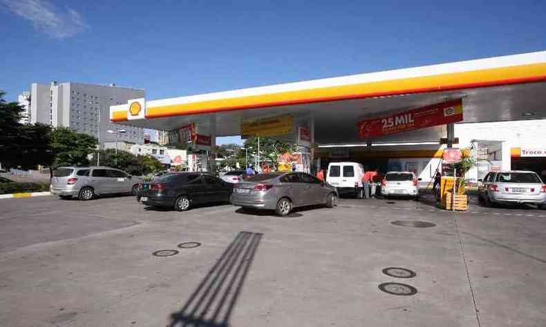 Posto Pica Pau vai destinar cinco mil litros de gasolina para a ao
