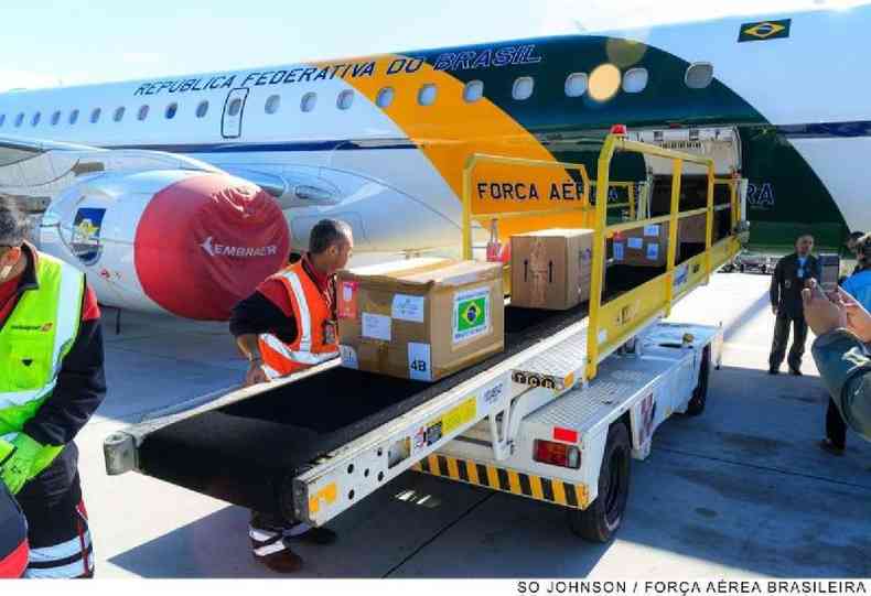 Avio da Presidncia que levou ajuda humanitria  Gaza aguarda liberao de brasileiros para retornar ao pas