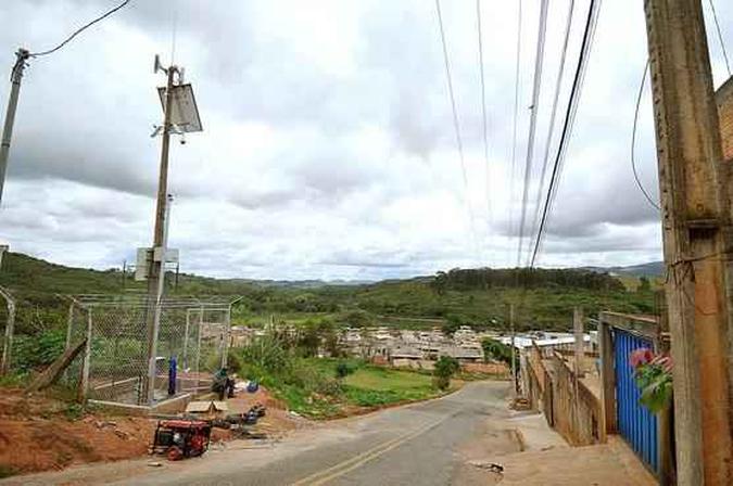 Uma das sirenes instaladas seguindo definições do plano de evacuação de emergência em caso de rompimento da barragem(foto: Alexandre Guzanshe/EM/D.A. Press) Uma das sirenes instaladas seguindo definições do plano de evacuação de emergência em caso de rompimento da barragem(foto: Alexandre Guzanshe/EM/D.A. Press)