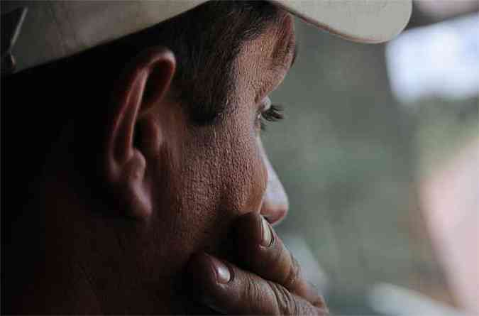 Os rebites usados como estimulantes pelos caminhoneiros so comercializados abertamente em farmcias(foto: Jair Amaral/EM/D.A Press/Reproducao)