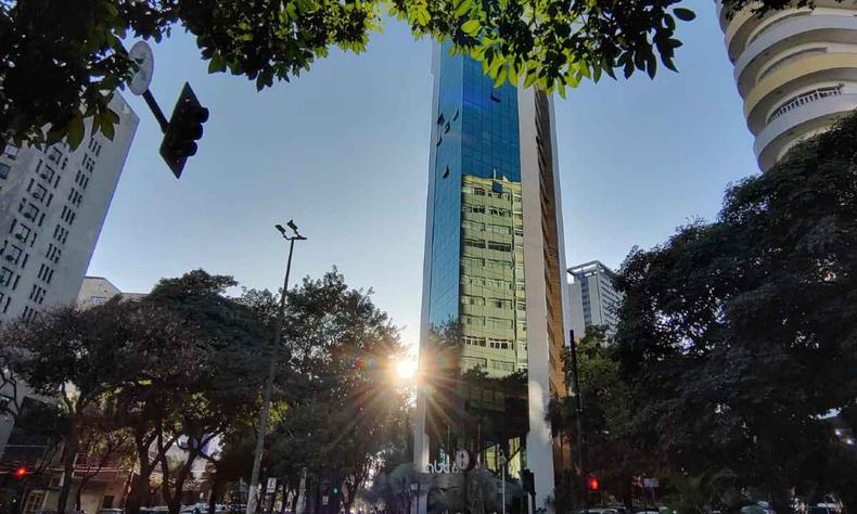 Cu claro na manh de belo horizonte