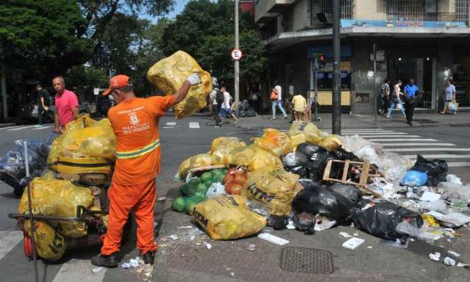 Coleta de lixo foi suspensa em Belo Horizonte (foto: Jair Amaral/EM/D.A Press) Coleta de lixo foi suspensa em Belo Horizonte (foto: Jair Amaral/EM/D.A Press)