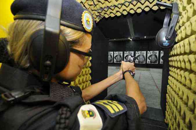 Os guardas municipais passaram por treinamento de tiros(foto: Juarez Rodrigues/EM/D.A Press)