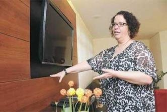 No preju�zo: Suely Ruas pagou, n�o recebeu os m�veis e teve que contratar outra empresa para fazer os arm�rios (foto: Marcos Vieira/EM/D.A Press )